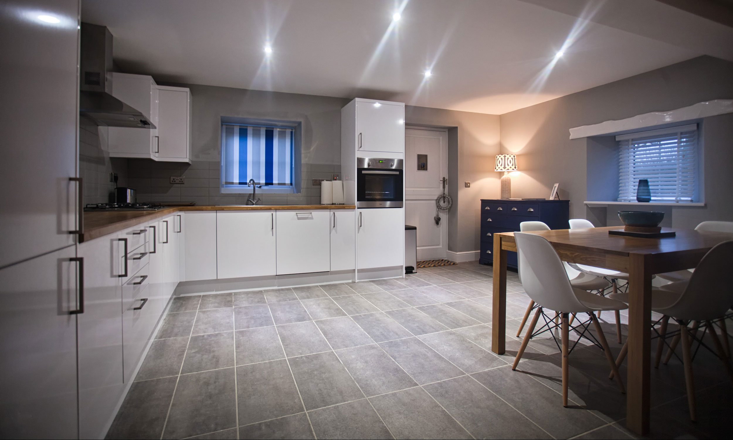 esgair-llyn-tresaith-kitchen